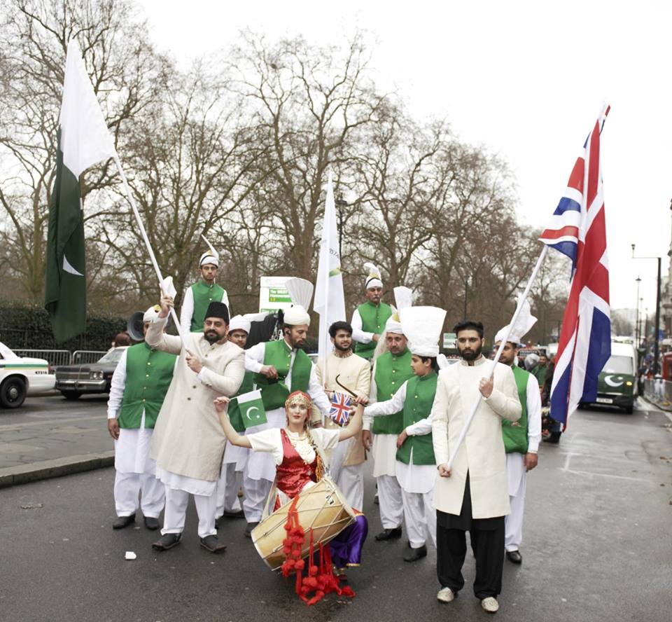 pakistan-segment-receives-applause-at-london-new-years-day-parade-5